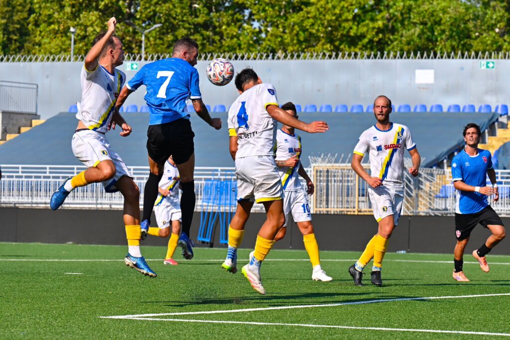 Un momento della partita tra Cairese e Novara